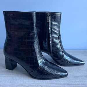DKNY Sunny Zip-Up Bootie Black Croc Size 6.5